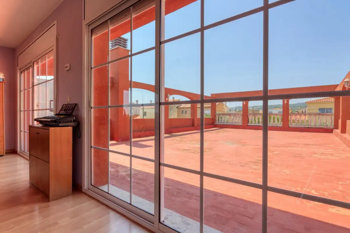 Terrace of Houses for sale in Llers  with Air Conditioner, Heating and Private garden