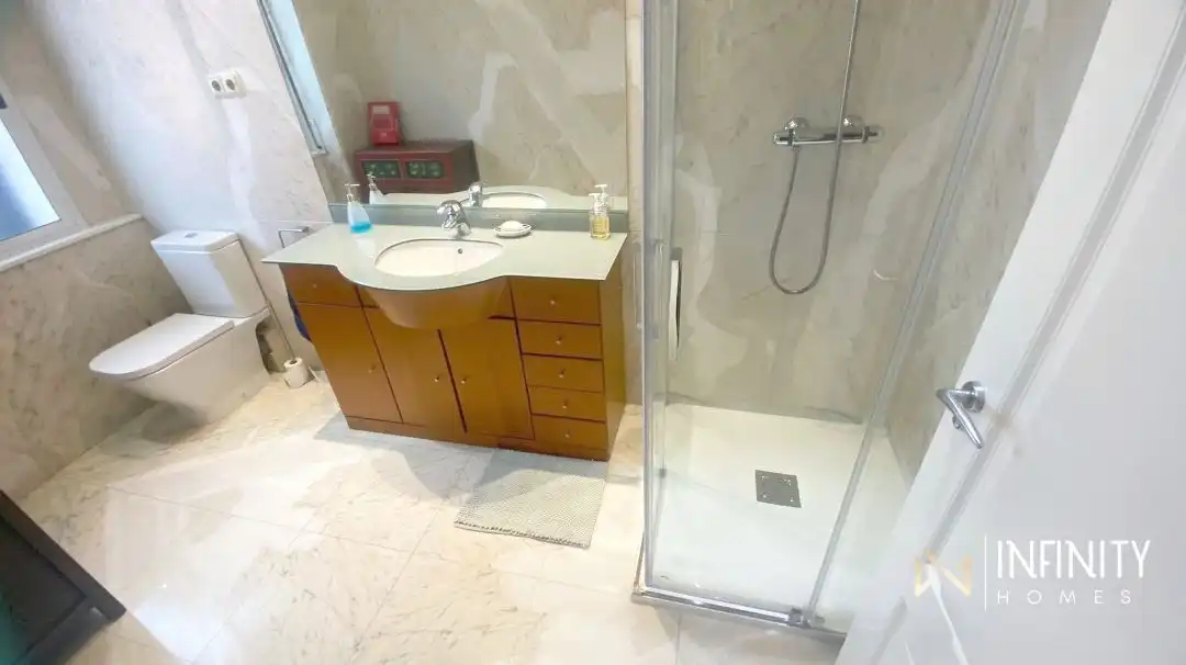 Baño de Piso de alquiler en Bilbao  con Calefacción y Terraza