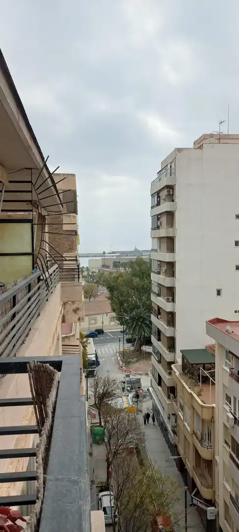 Außenansicht von Dachboden zum Verkauf in Alicante / Alacant mit Terrasse, Möbliert und Balkon