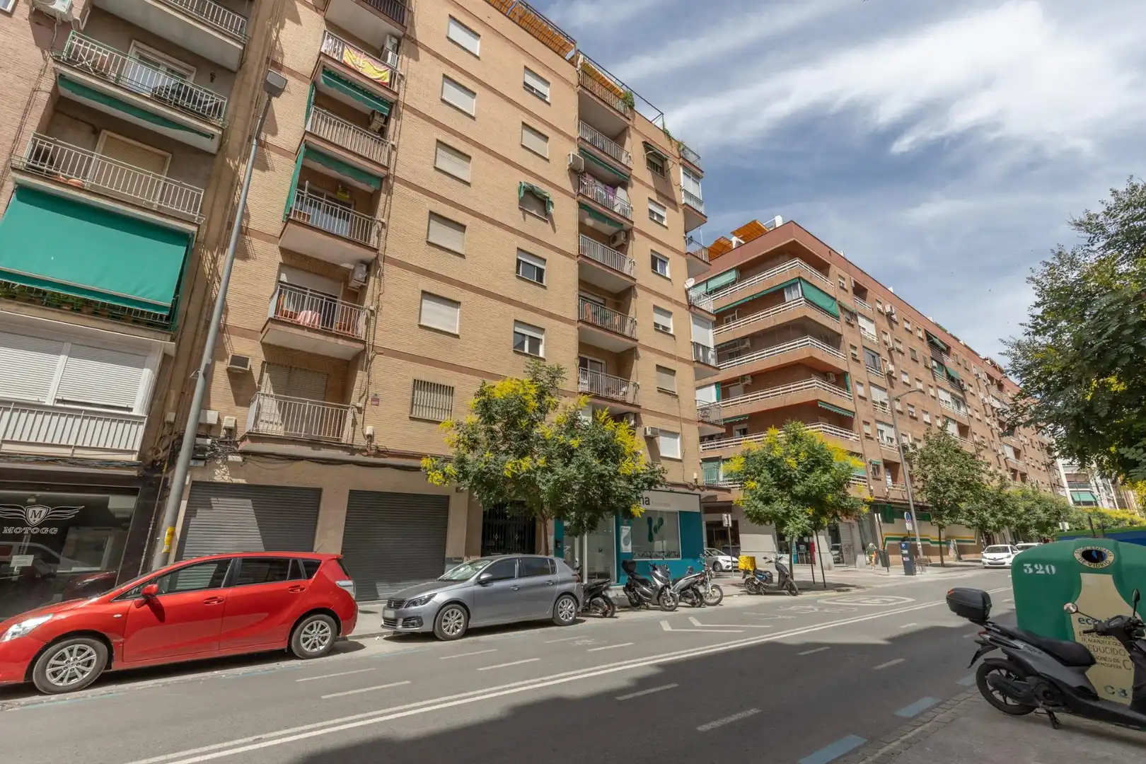 Vista exterior de Pis en venda en Granada