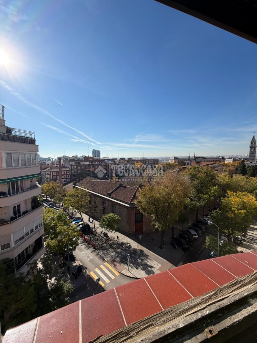 Exterior view of Flat for sale in  Madrid Capital  with Terrace