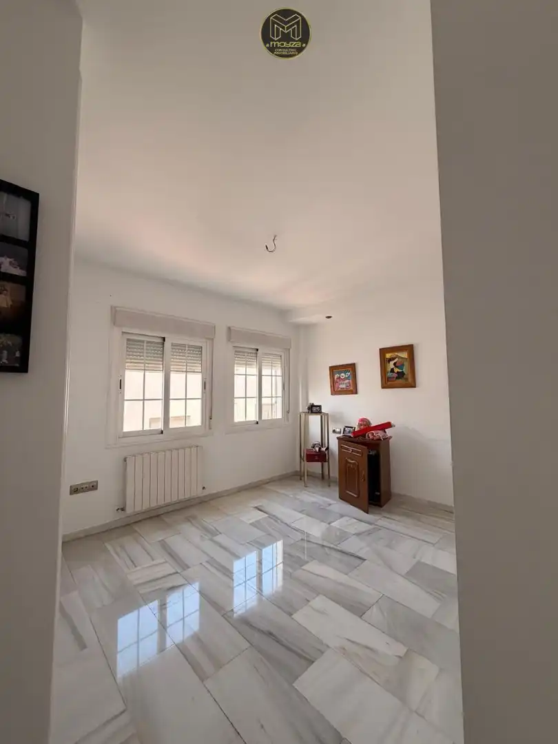 Casa amb terrassa en venda a Renfe - Bulevar 1ª y 2ª Fase, imagen 8