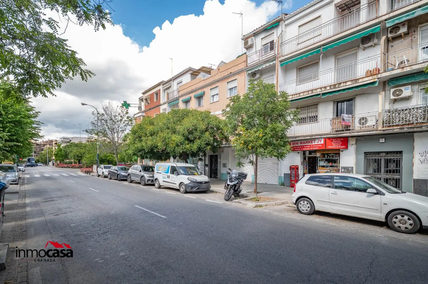 Vista exterior de Pis en venda en Granada amb Jardí privat i Balcó