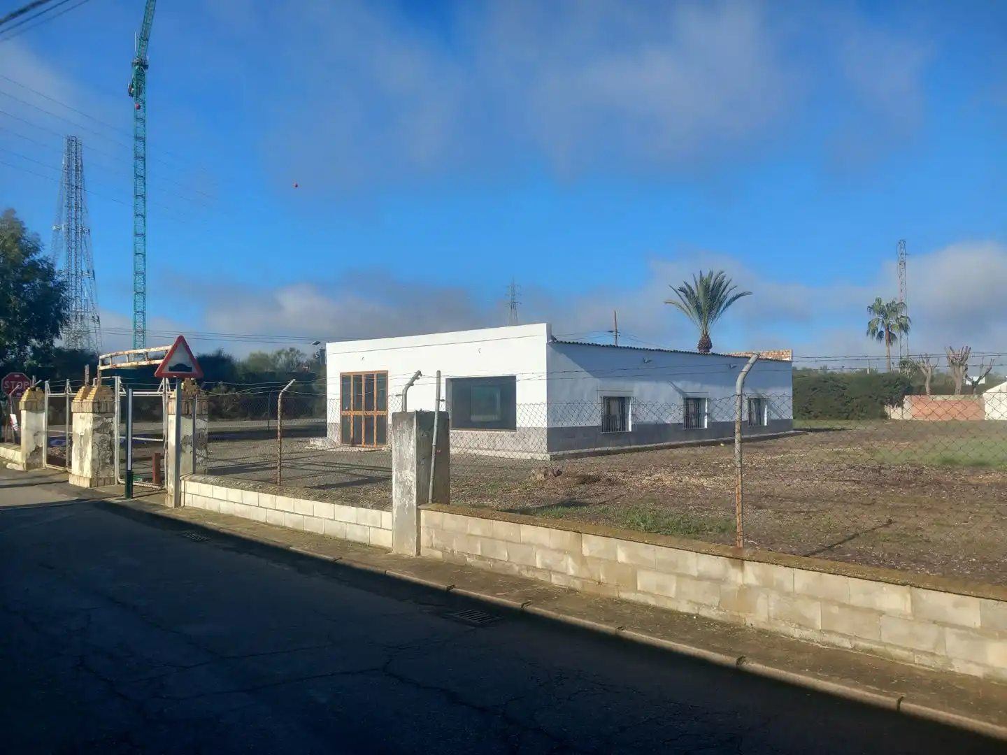 Vista exterior de Local de lloguer en Utrera