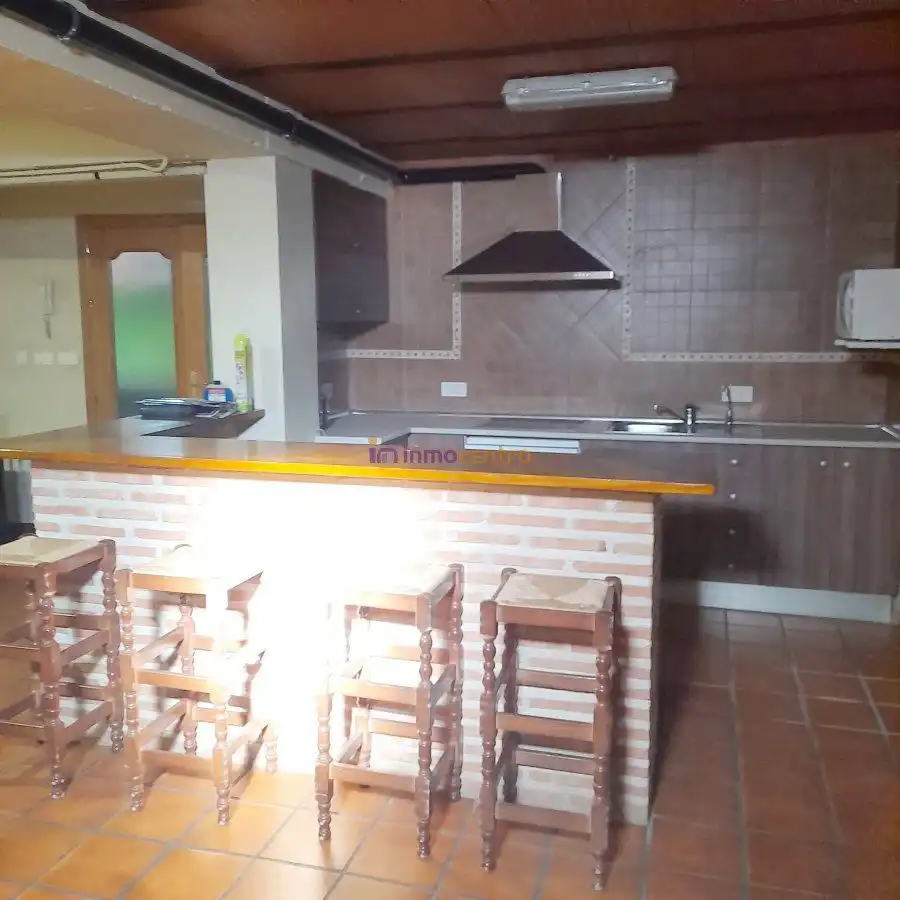 Cuina de Casa o xalet en venda en Valdepeñas amb Calefacció, Piscina i Jacuzzi