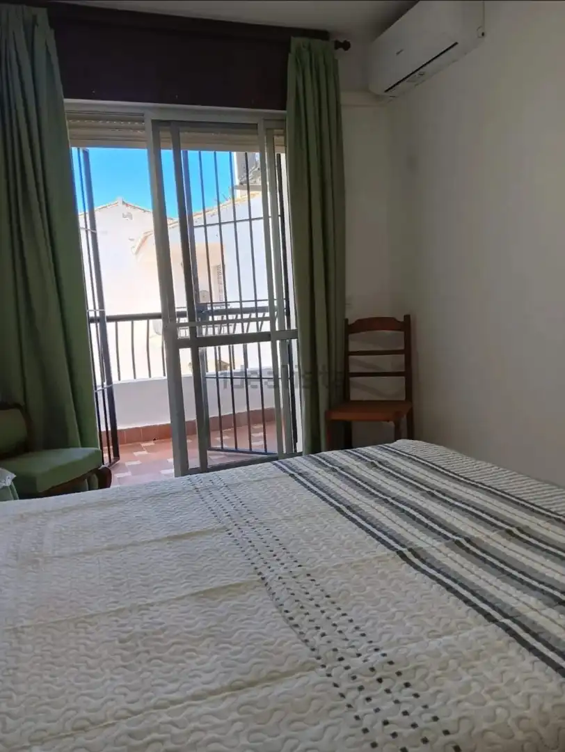 Dormitori de Casa o xalet de lloguer en Vélez-Málaga amb Aire condicionat, Terrassa i Moblat