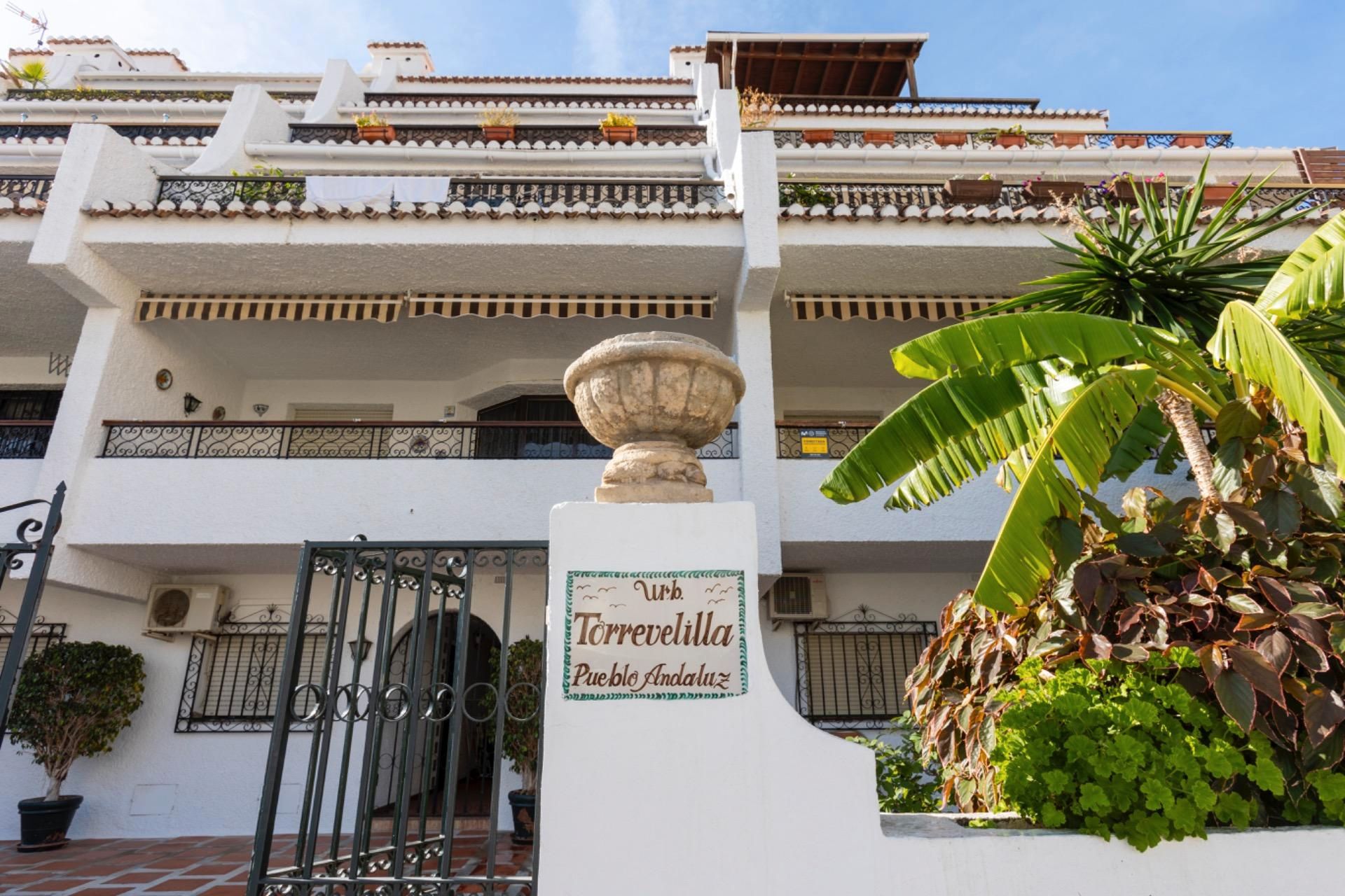 Vista exterior de Piso en venta en Almuñécar con Aire acondicionado, Calefacción y Terraza