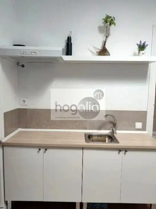 Kitchen of Study for rent in Sevilla  with Air Conditioner and Furnished