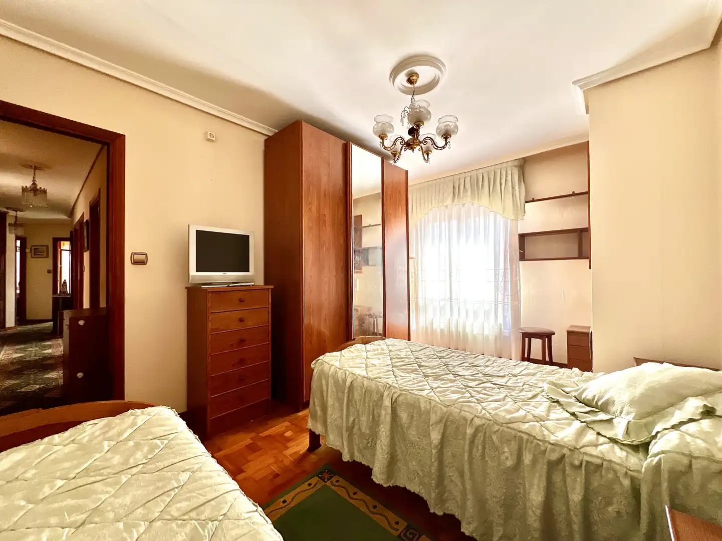 Habitación de Piso en venta en Cabezón de la Sal con Calefacción, Parquet y Amueblado