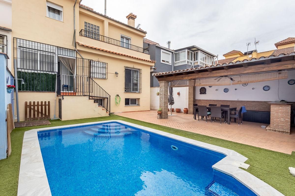Piscina de Casa o chalet en venta en Santa Fe con Aire acondicionado, Calefacción y Terraza