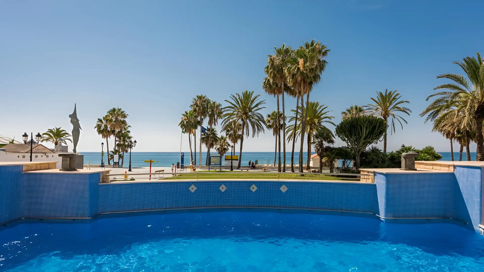 Swimming pool of Apartments for sale in Marbella  with Air Conditioner, Heating and Terrace