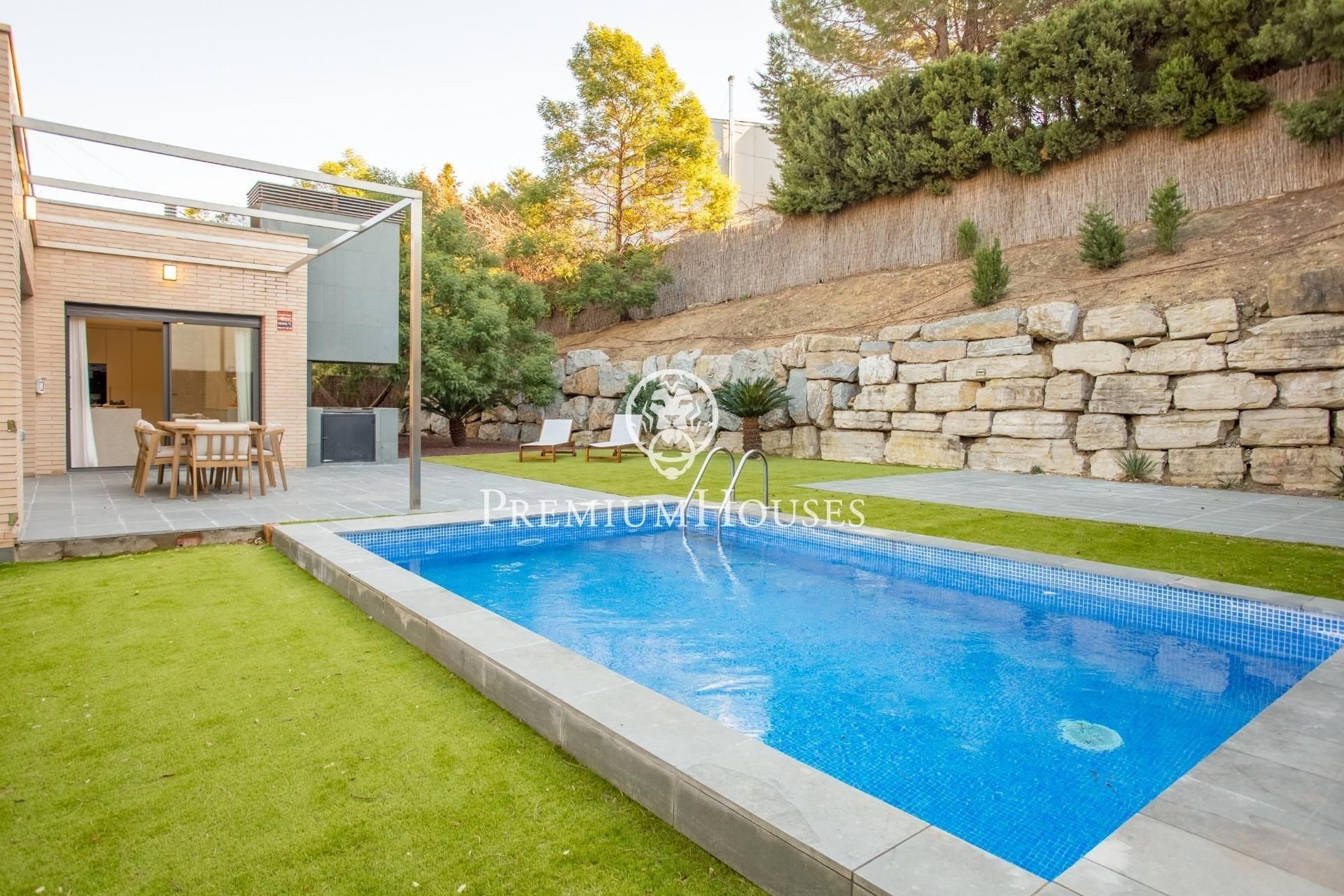 Piscina de Casa o xalet en venda en Alella amb Aire condicionat, Calefacció i Jardí privat