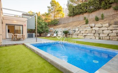 Swimming pool of House or chalet for sale in Alella  with Air Conditioner, Heating and Private garden