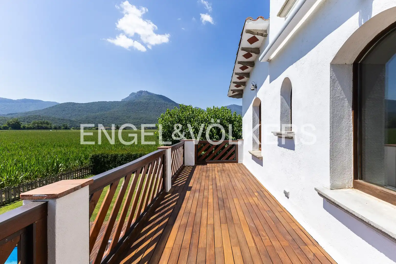 Terrasse von Haus oder Chalet zum Verkauf in La Vall d'en Bas mit Heizung und Privatgarten