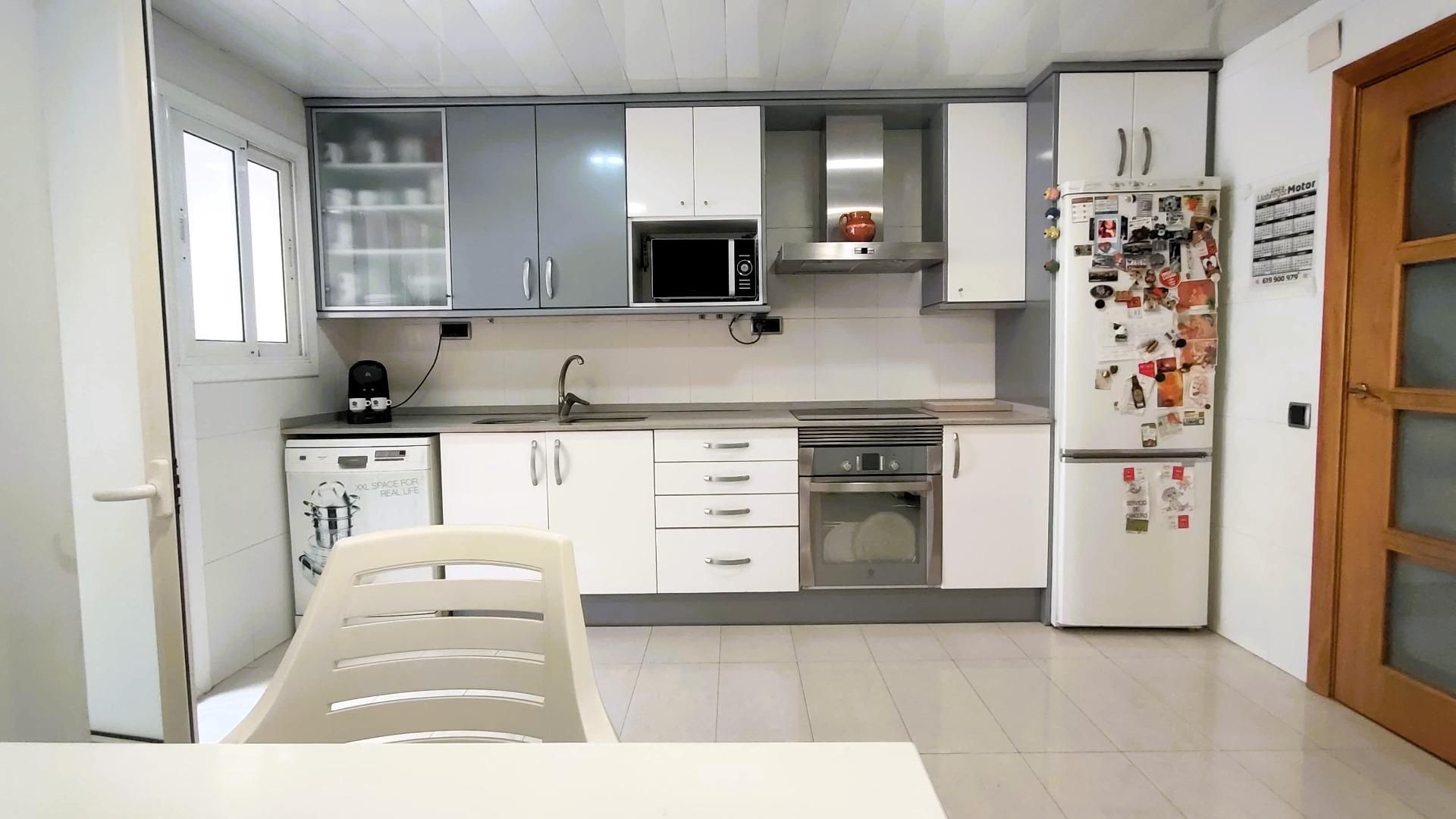 Kitchen of House or chalet for sale in Cornellà de Llobregat  with Air Conditioner, Heating and Parquet flooring