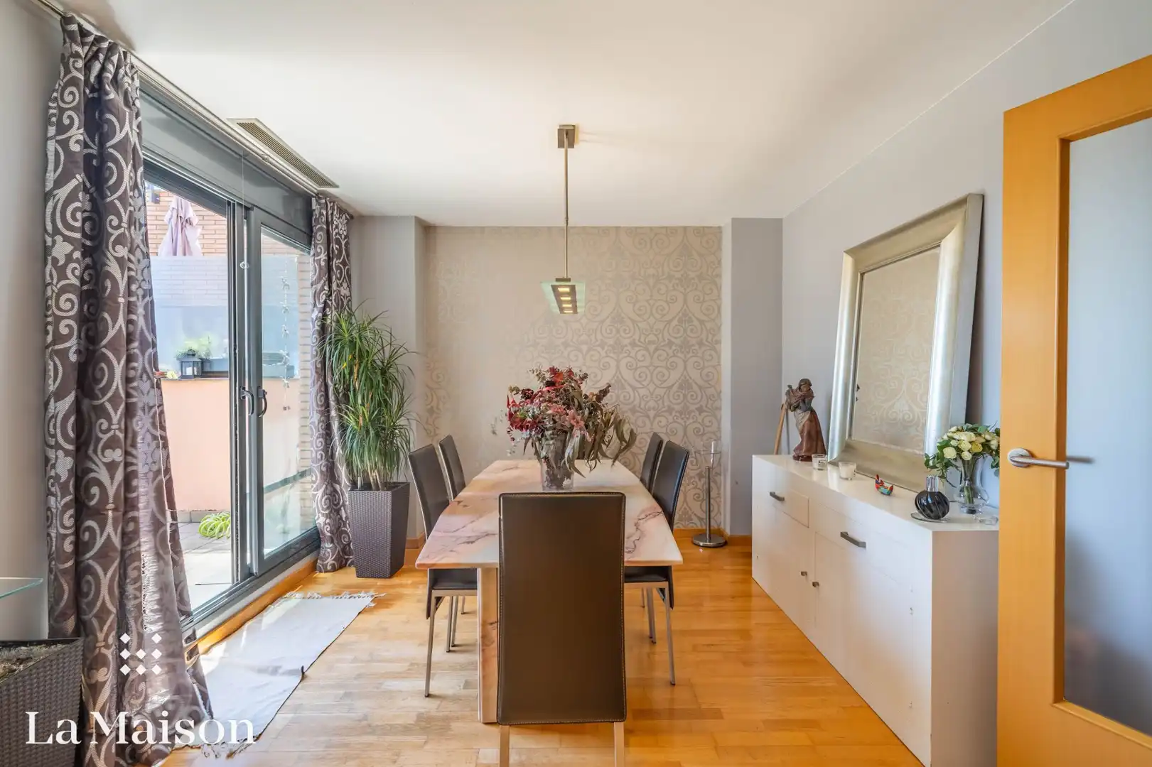Comedor de Casa adosada en venta en Cabrils con Aire acondicionado, Calefacción y Jardín privado