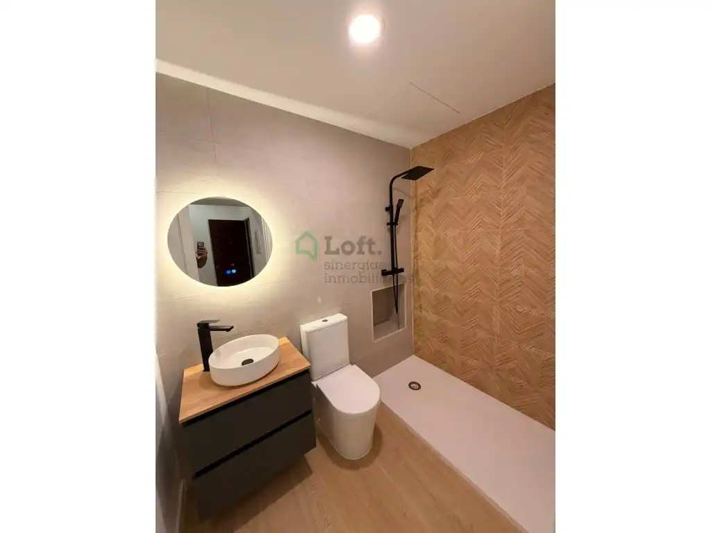 Bathroom of Apartments for sale in Casco Antiguo