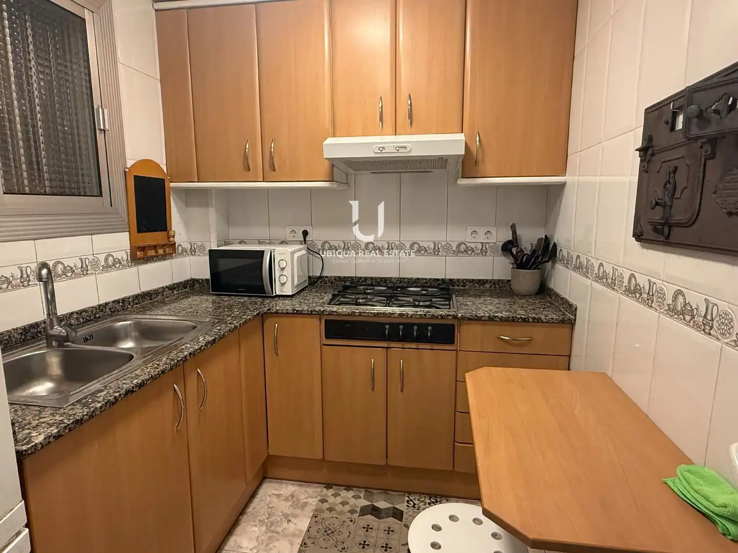 Kitchen of Flat for rent in L'Hospitalet de Llobregat  with Air Conditioner, Heating and Furnished