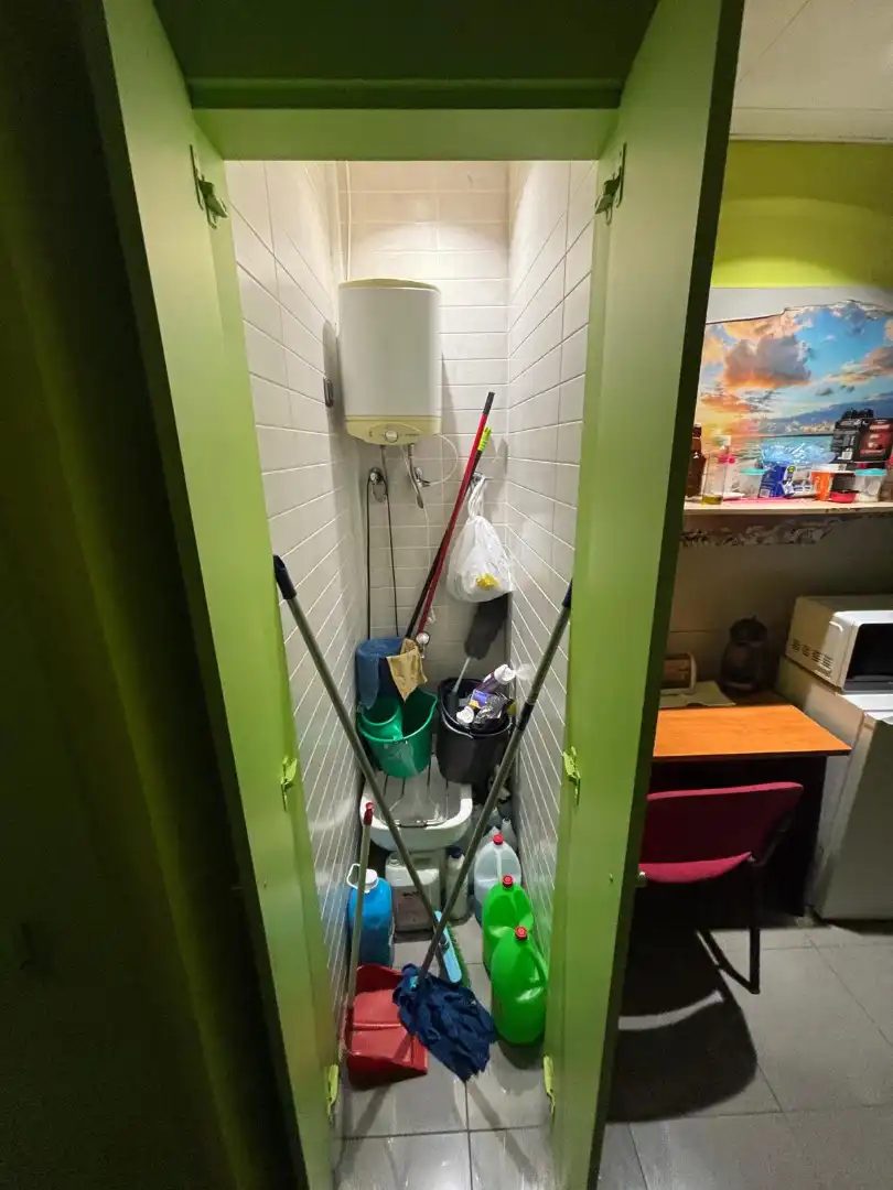 Bathroom of Commercial properties for sale in Sevilla  with Air Conditioner