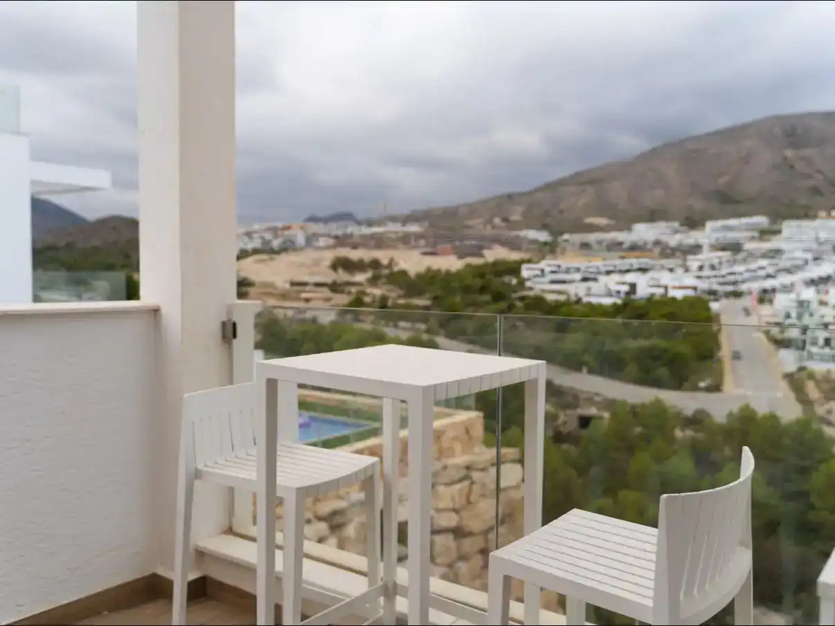 Terrasse von Wohnungen zur Miete in Finestrat mit Klimaanlage, Schwimmbad und Balkon