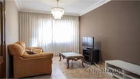 Sala d'estar de Casa o xalet en venda en Burgos Capital amb Calefacció i Alarma