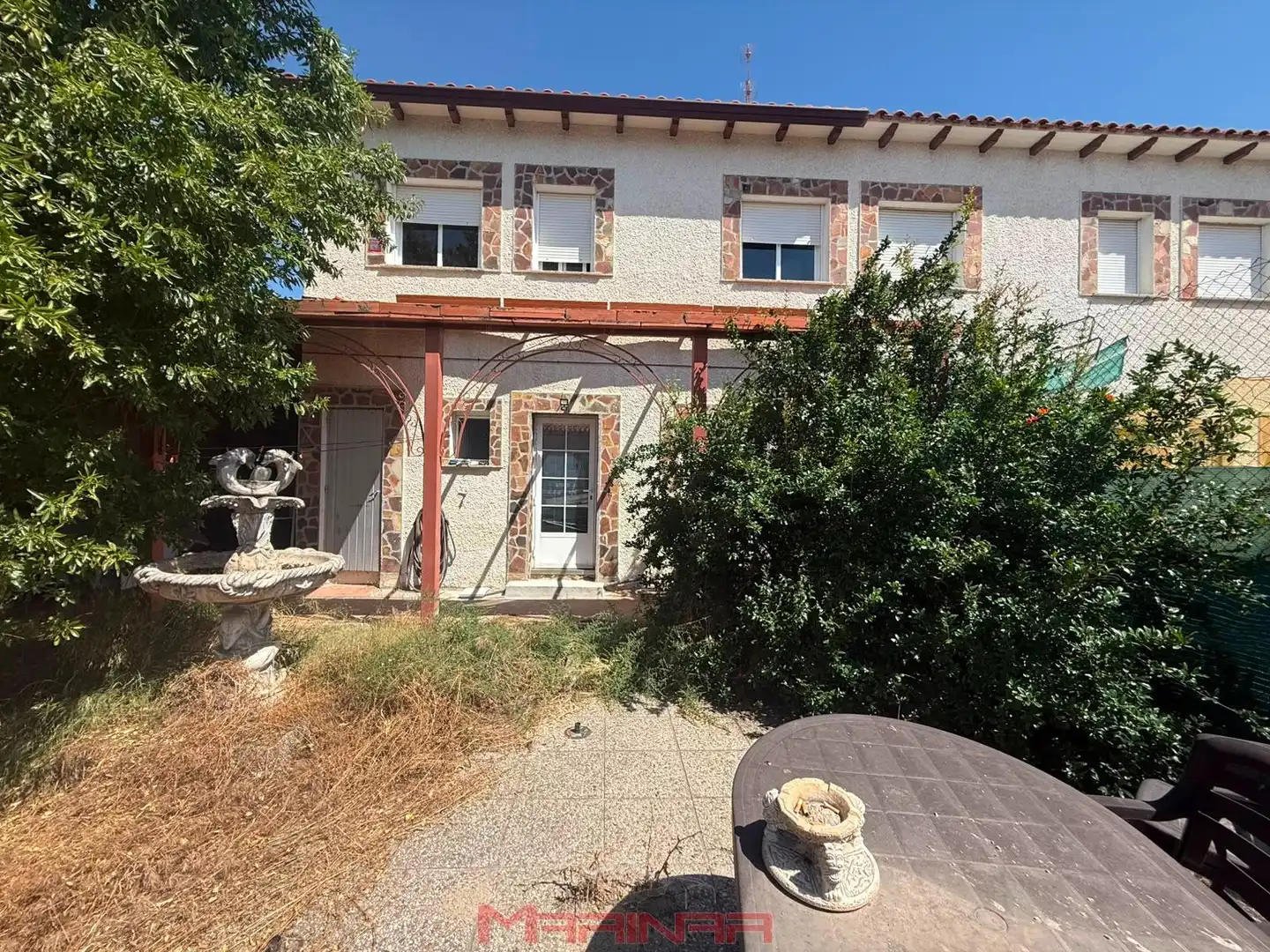 Vista exterior de Casa adosada en venda en Seseña amb Calefacció i Traster
