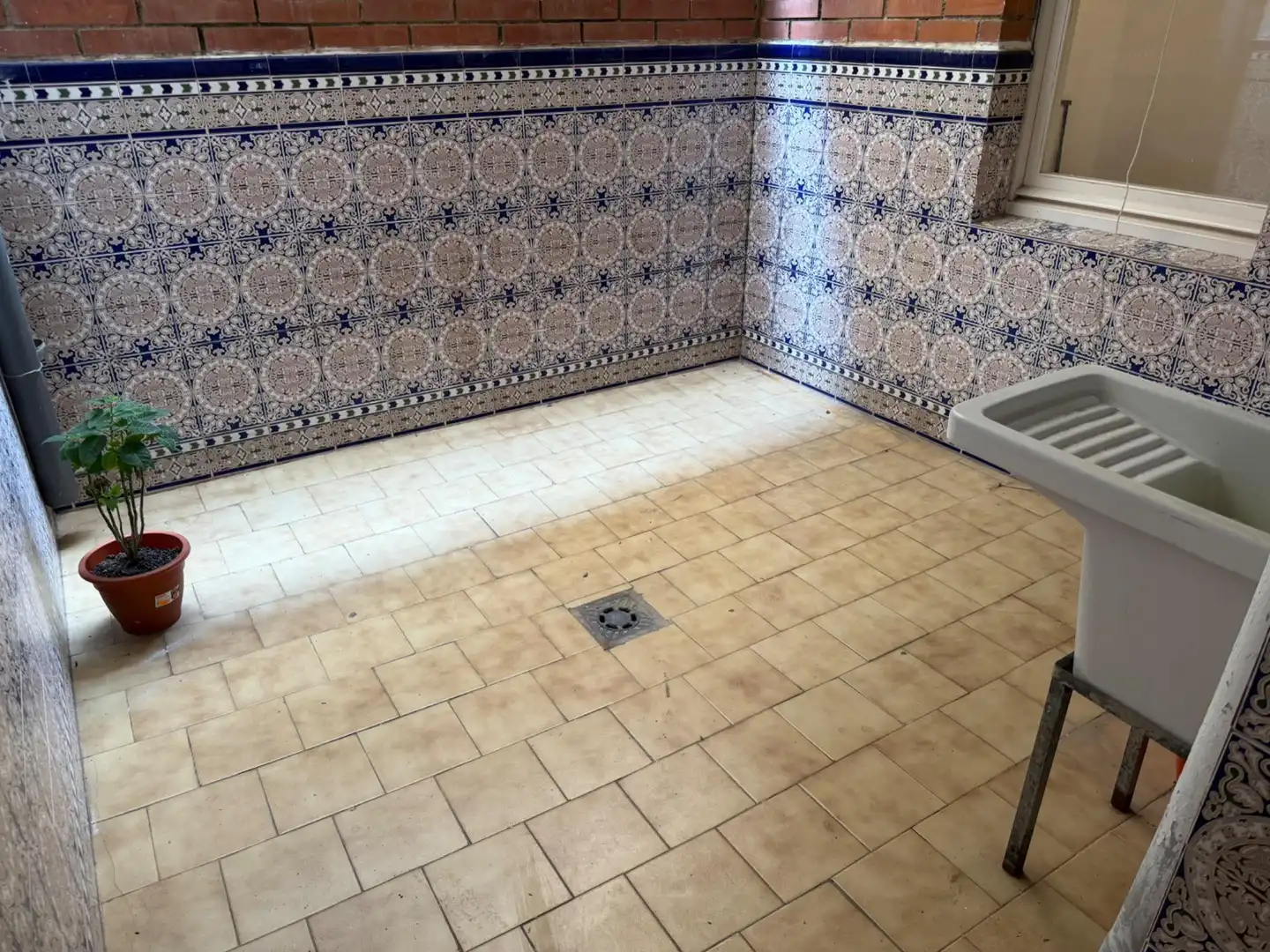 Bathroom of Ground floor for sale in Cerdanyola