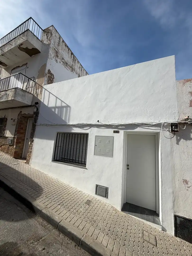 Vista exterior de Casa o chalet en venta en Morón de la Frontera, Sevilla