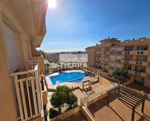 Vista exterior de Pis en venda en San Pedro del Pinatar amb Terrassa, Piscina i Balcó