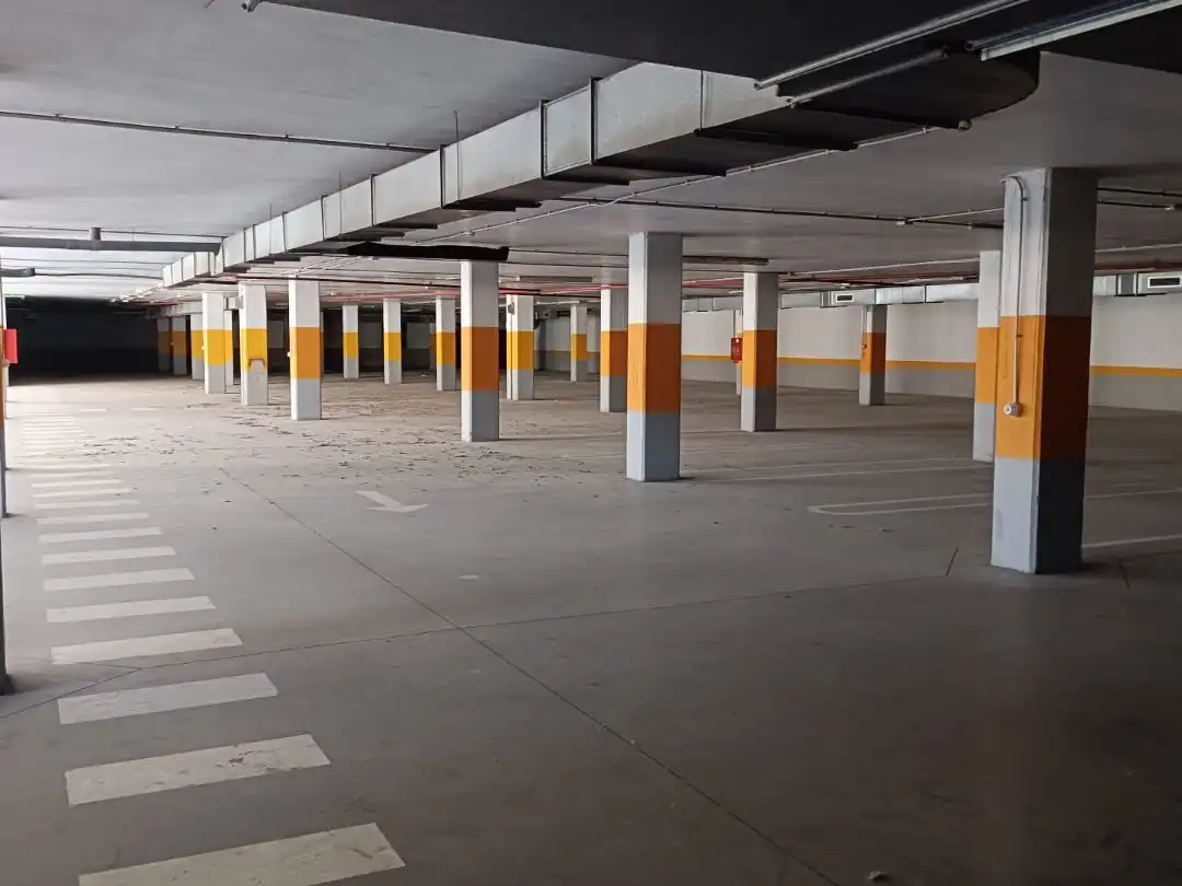Parkplatz von Geschaftsraum zur Miete in El Ejido mit Klimaanlage, Heizung und Parkett