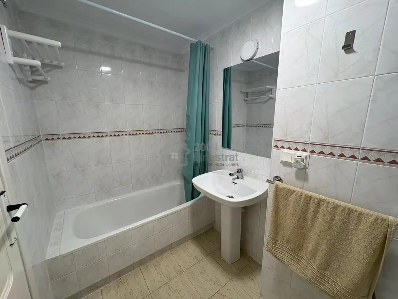 Badezimmer von Wohnung zur Miete in Finestrat mit Möbliert