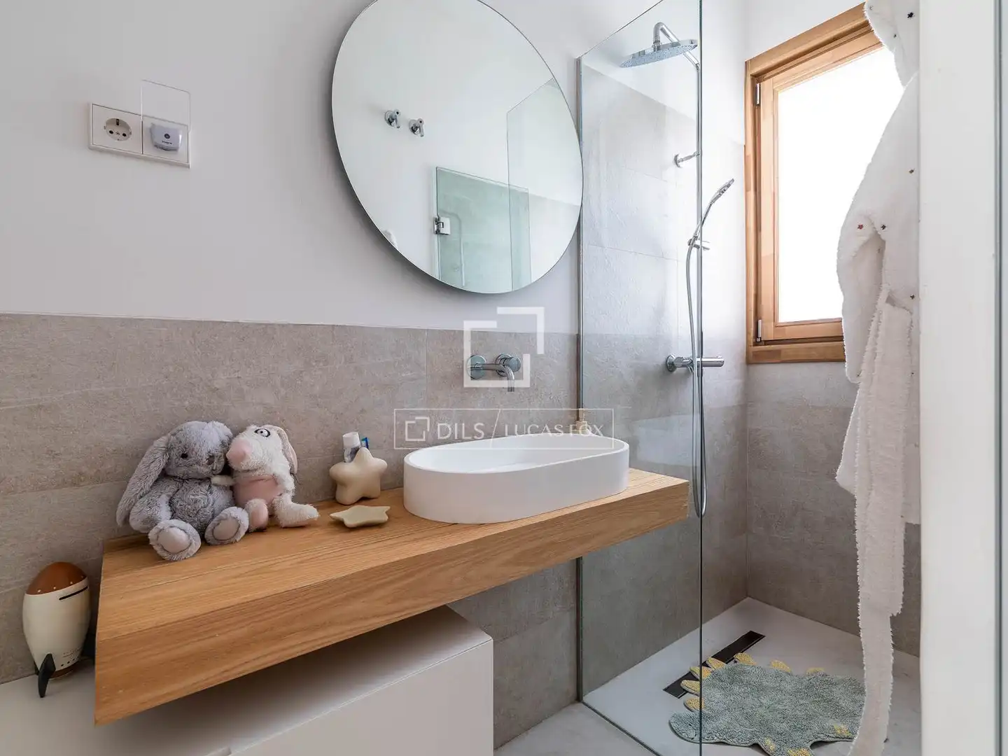Bathroom of Attic for sale in Madrid  with Air Conditioner, Heating and Terrace