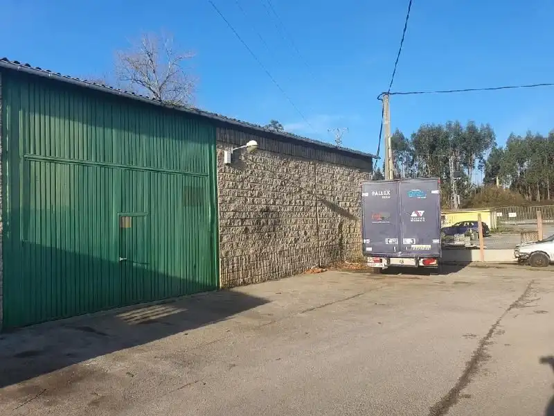 Vista exterior de Nau industrial en venda en Siero