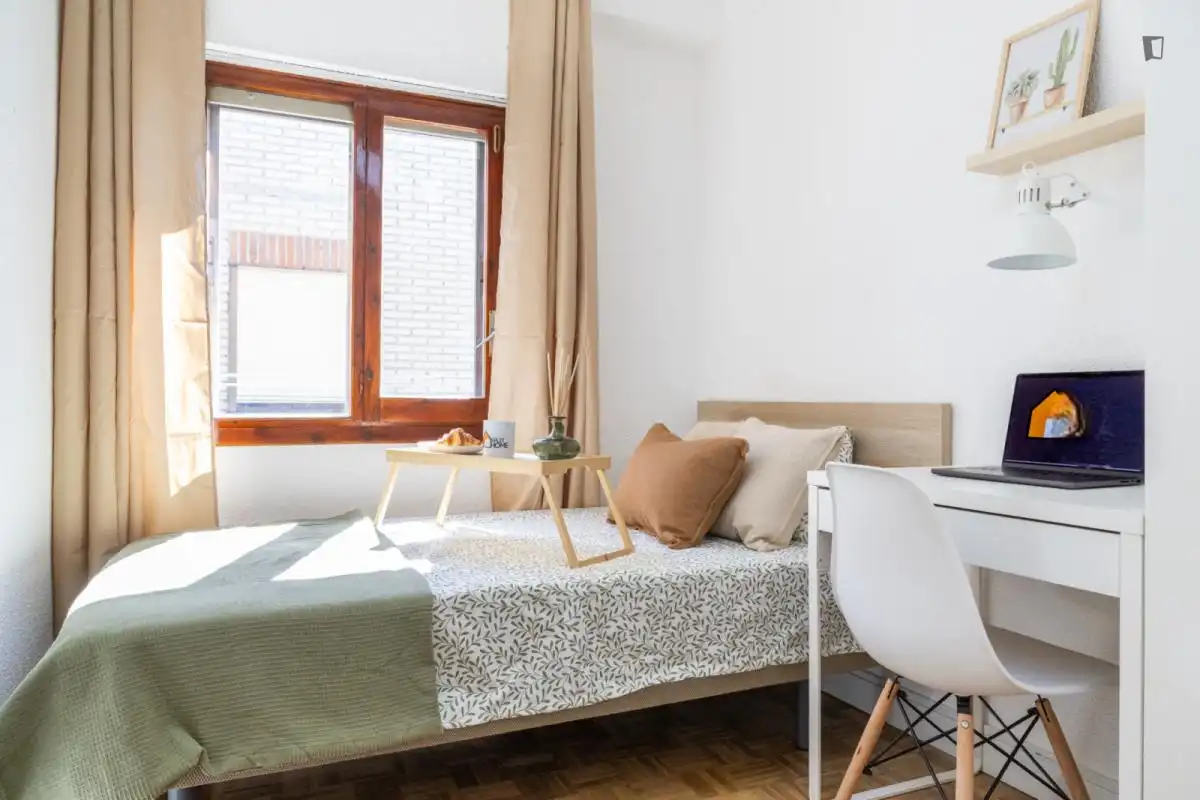 Habitación de Apartamento para compartir en Parla con Calefacción, Amueblado y Horno