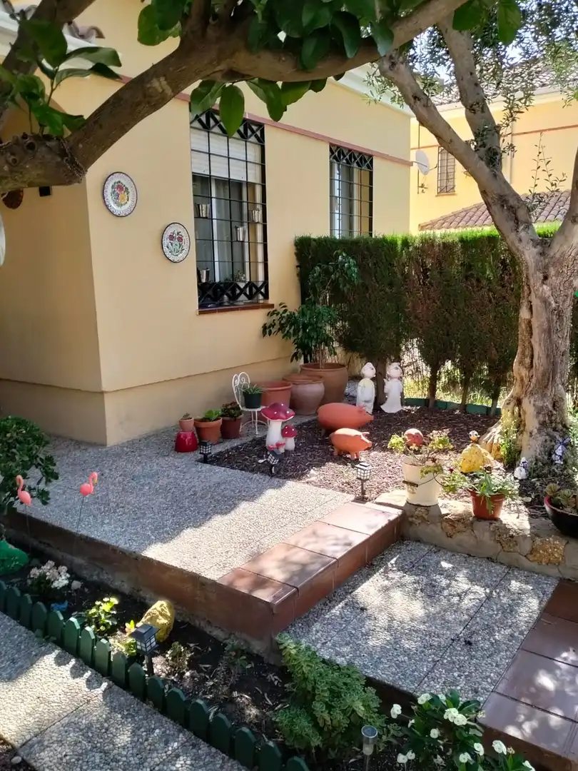Jardín de Casa o chalet en venta en Tomares con Aire acondicionado, Calefacción y Terraza