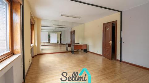 Photo 5 of Office to rent in Jerónimo Ibrán, Milán - Pumarín, Asturias