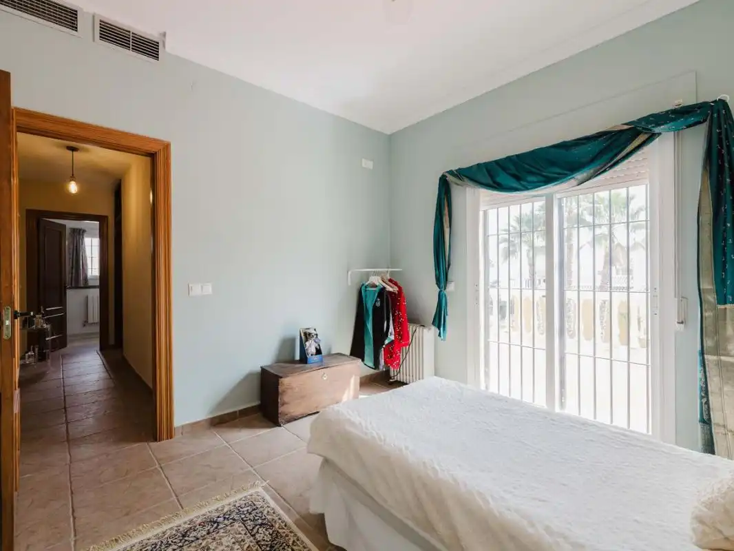 Dormitori de Casa o xalet en venda en Alhaurín El Grande amb Aire condicionat, Calefacció i Jardí privat
