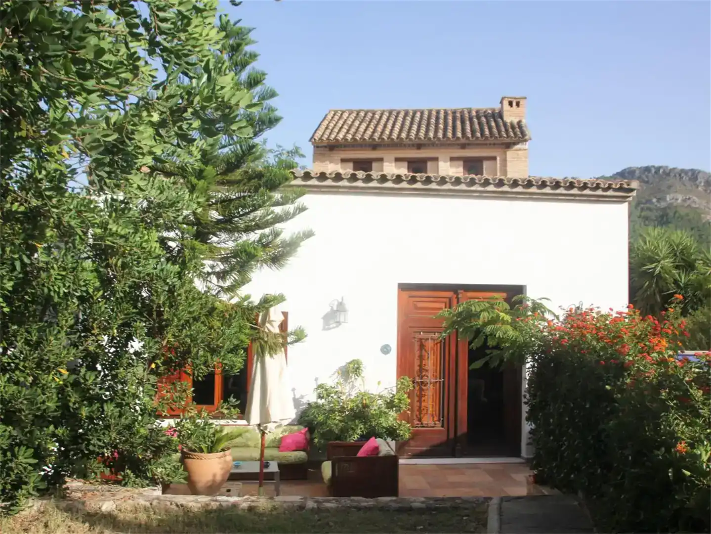 Jardí de Finca rústica en venda en Llocnou de Sant Jeroni amb Jardí privat, Piscina i Moblat
