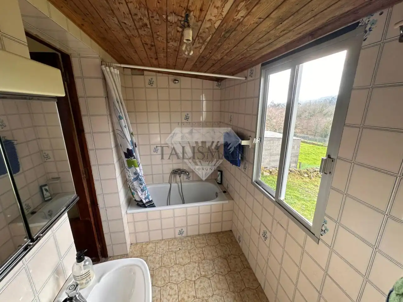 Baño de Casa o chalet en venta en A Lama   con Jardín privado, Trastero y Amueblado