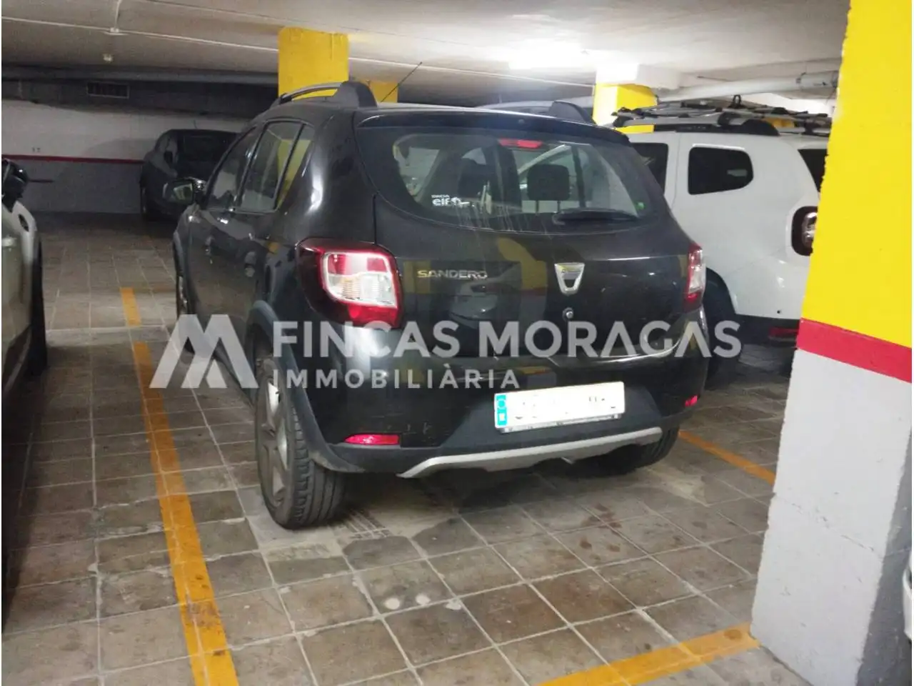 Aparcament de Garatge en venda en Sant Cugat del Vallès amb Alarma