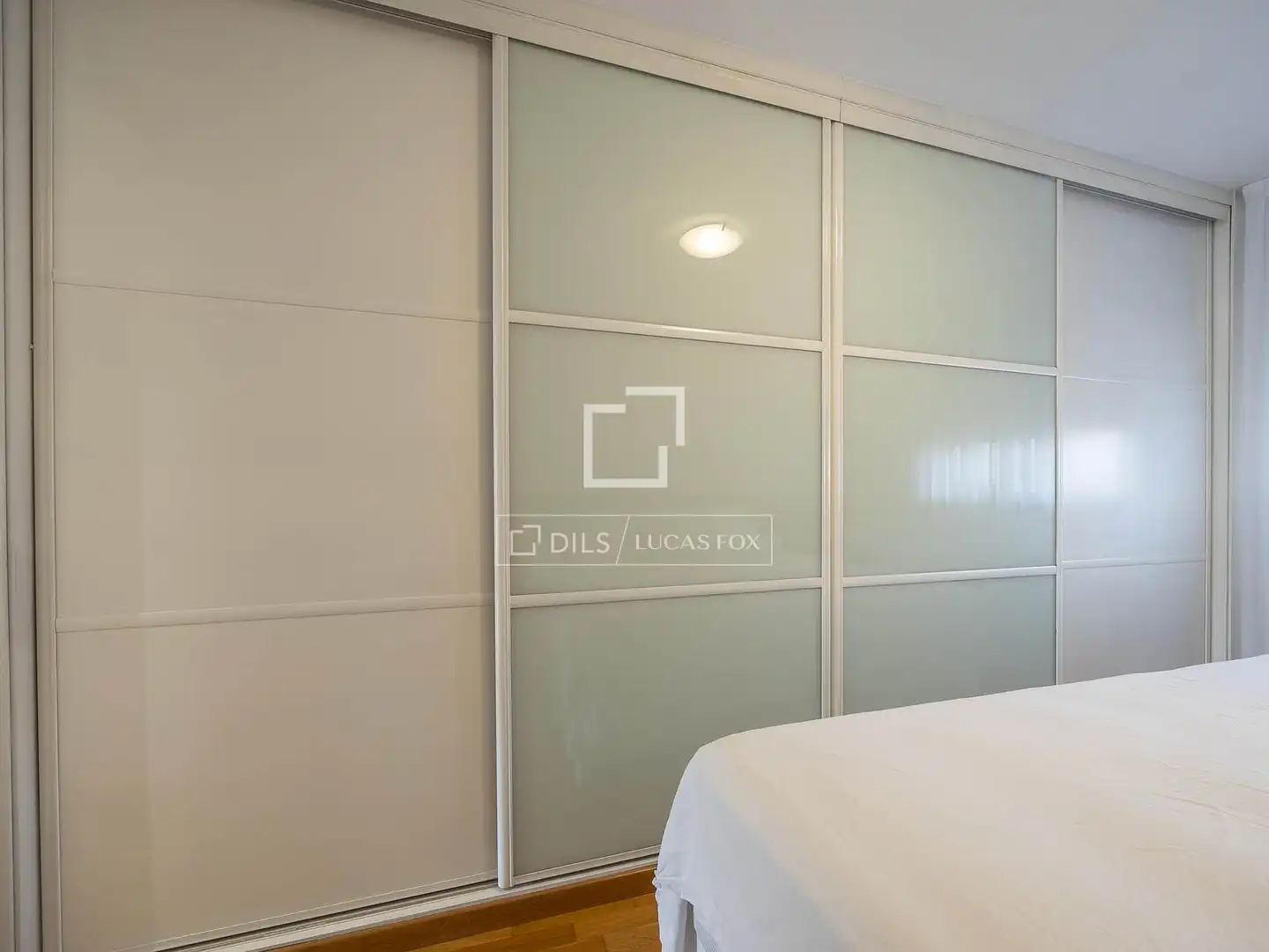 Schlafzimmer von Wohnung zum Verkauf in Valencia mit Klimaanlage, Heizung und Privatgarten