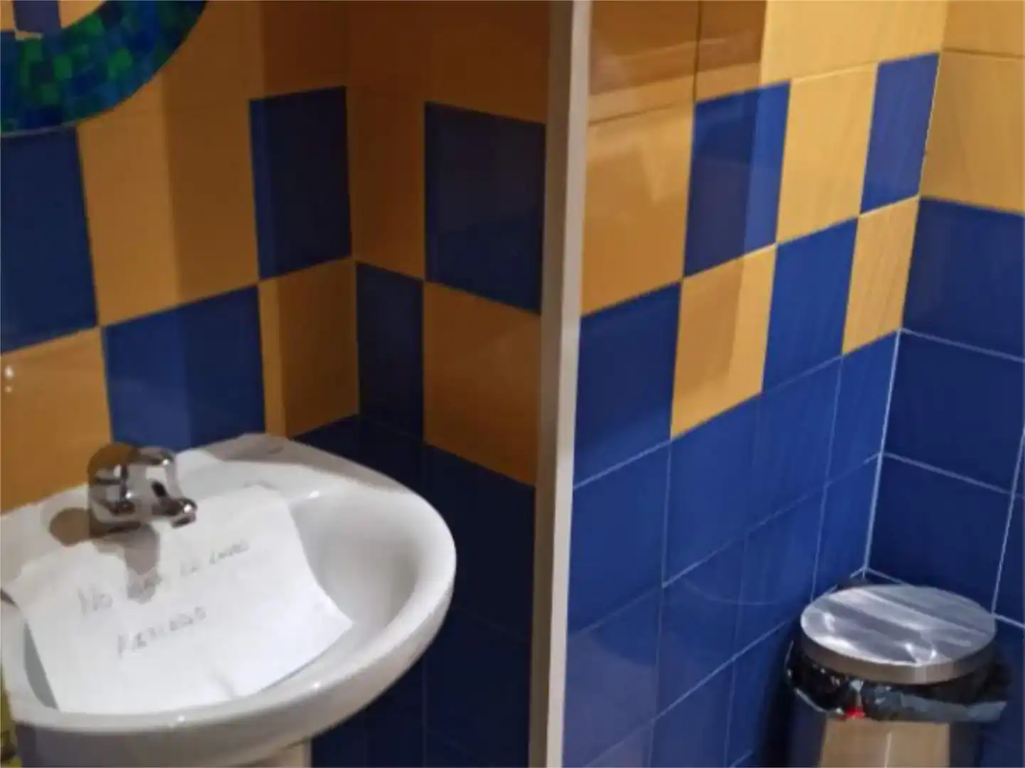 Badezimmer von Geschaftsraum zur Miete in Granada mit Möbliert