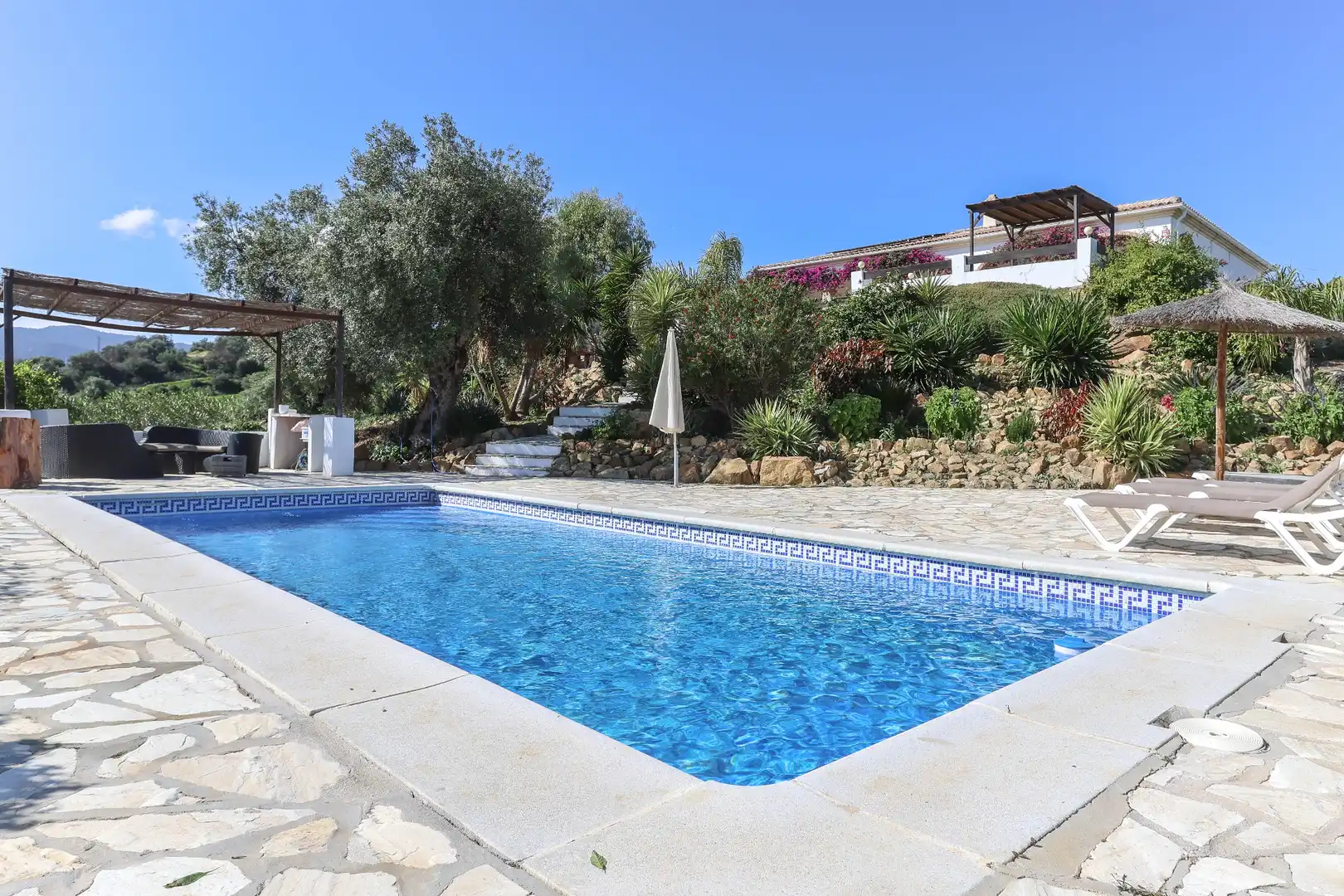 Casa con piscina en venta en Calle Meson, imagen 2