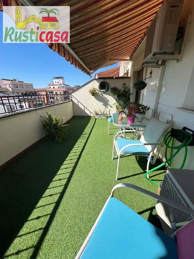 Terrace of Attic for rent in Bailén  with Air Conditioner, Terrace and Furnished