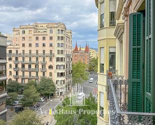 Exterior view of Flat to rent in  Barcelona Capital  with Air Conditioner and Terrace