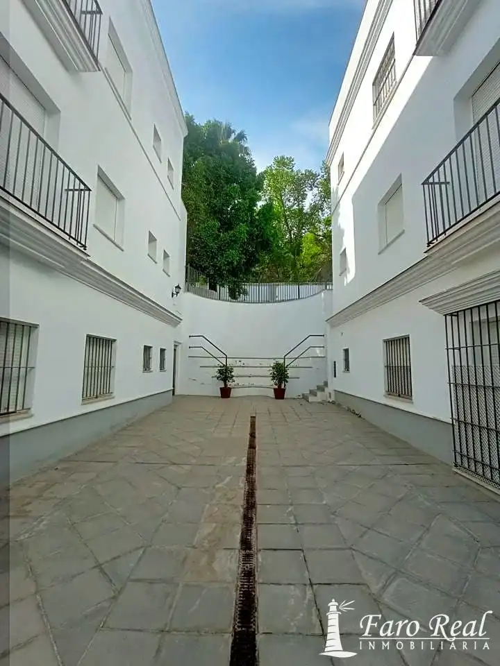 Vista exterior de Apartament de lloguer en Sanlúcar de Barrameda amb Aire condicionat i Moblat