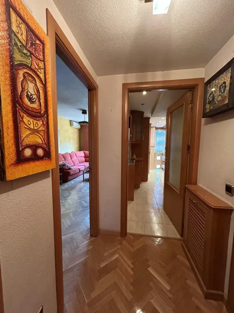 Flat for sale in Avenida FELICIDAD, Los Rosales