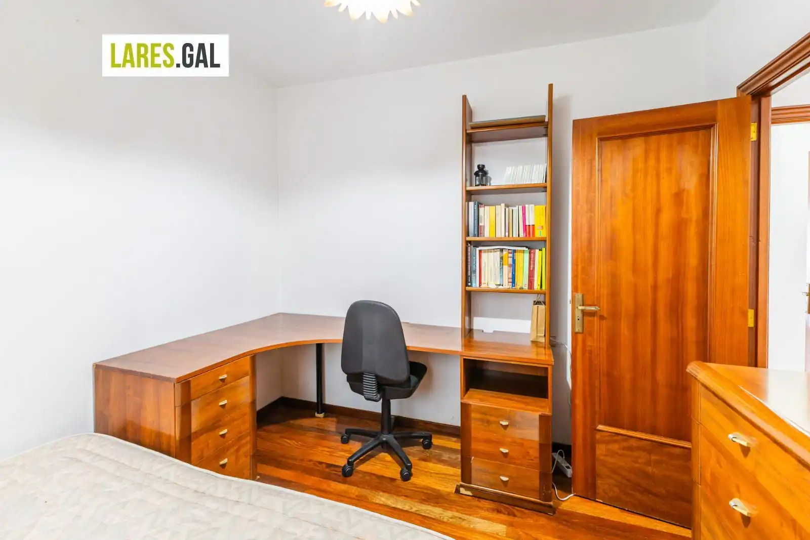 Habitación de Piso en venta en Cangas  con Calefacción, Terraza y Trastero