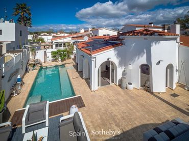 Haus mit Pool zum Verkauf in Carrer Montgrí