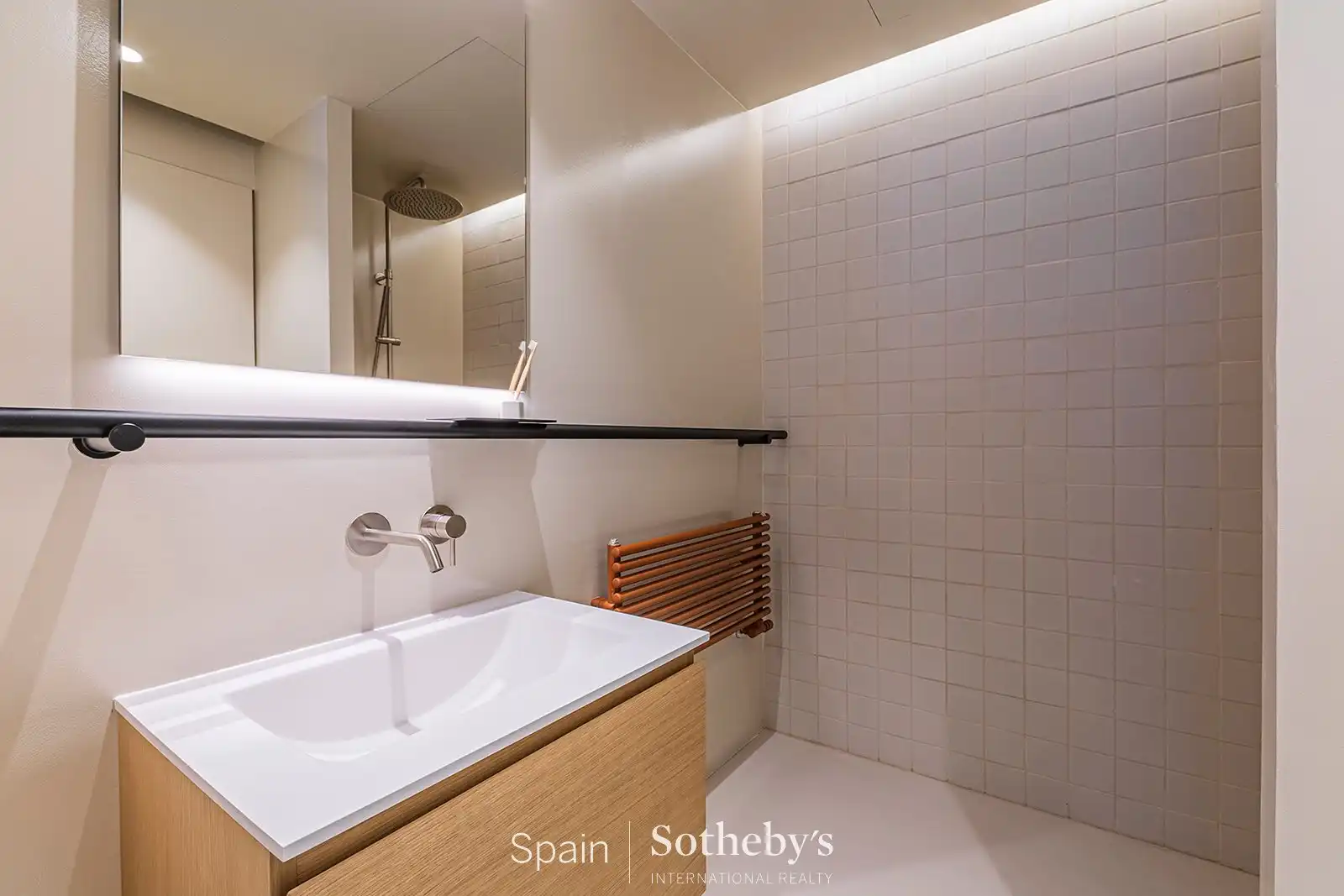 Bathroom of Apartments for sale in Barcelona  with Air Conditioner and Heating